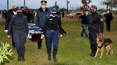 Murió Cartucho, el perro sargento: Lo despidieron con honores