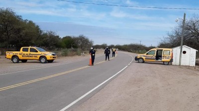 Una mentira, un velorio, un caso positivo y decenas de familias aisladas