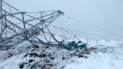 Intensa ola de frío, nevadas y torres de alta tensión colapsadas en la Patagonia