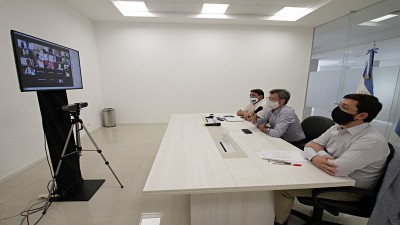 Coordinan acciones para el reinicio del servicio de transporte interurbano de pasajeros en el territorio provincial