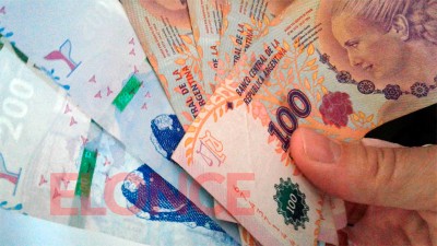 Algunos beneficiarios de la AUH cobrarán extra de $23.000 en diciembre