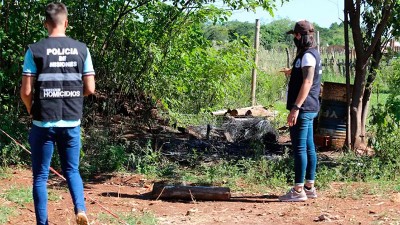 Lo invitó a comer un asado, lo mató con un pisón y quemó el cuerpo en el patio