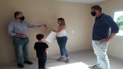 Se hizo efectiva la entrega de la primera casa del Círculo de Viviendas N° 3