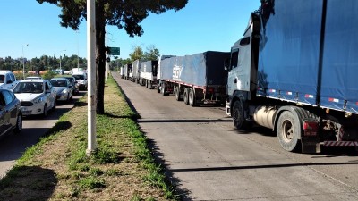 Se endurece la protesta de transportistas en el Túnel Subfluvial