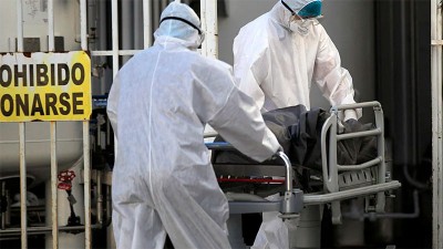 Velaron a un tío con Covid y se contagiaron: reportaron 16 muertos en la familia