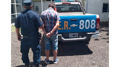 Vendió sillas y un televisor de la casa de su madre: su hermano lo denunció