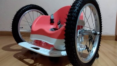 Madre pidió ayuda para que su hija tenga movilidad y recibió una flamante silla