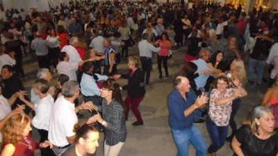 Denuncian en redes una multitudinaria fiesta con adultos mayores en Crespo