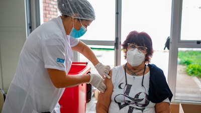 Comienza la inscripción a adultos mayores de entre 60 y 69 años para vacunarse contra el covid