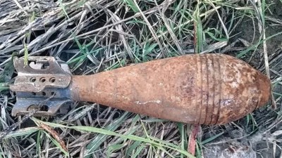Vecino encontró un proyectil de mortero cuando cortaba el pasto en Paraná