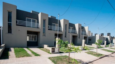 Fernández lanzó créditos para viviendas y prometió solución a endeudados en UVA