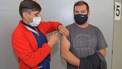 Comienza la vacunación a personas de 40 a 49 años sin factores de riesgo