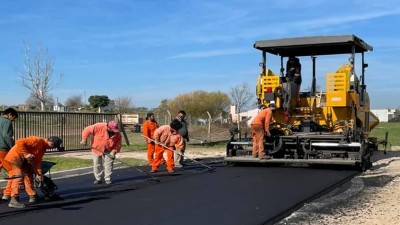 Educando en movimiento y obras en Aldea Spatzenkutter