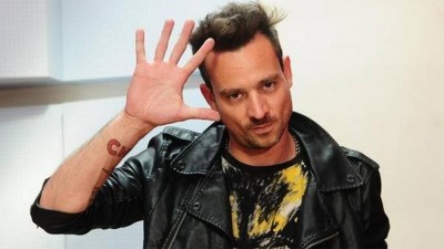 Ex líder de Tan Biónica agredió a su madre y atacó a policía: recibió disparo