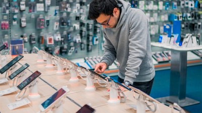 Rematan celulares con descuentos de hasta el 35 por ciento  y en 18 cuotas sin interés