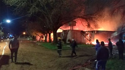 Seis viviendas fueron afectadas por un incendio en la localidad de Maciá