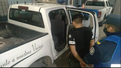 Ingresó al predio parroquial y el sacerdote no lo perdonó: llamó a la policía