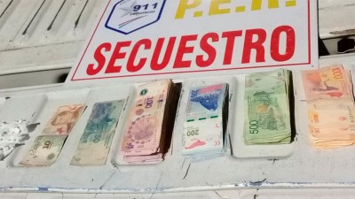 Tenía tobillera electrónica y lo detuvieron cuando vendía droga en la calle