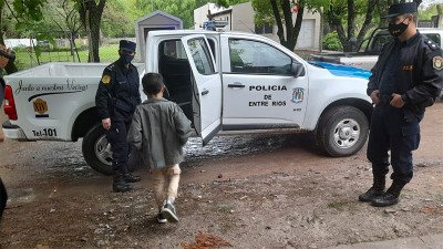 Niño recibió su anhelado regalo de cumpleaños: dio una vuelta en el patrullero