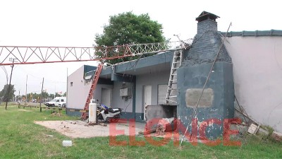 Cayó una antena sobre la comisaría de Oro Verde: Fue un ruido continuo