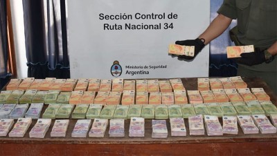Llevaba 4.990.000 pesos, presentó un recibo falso y se los incautaron