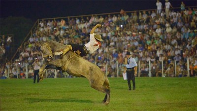 Festival de Jineteada de Diamante: señalan que el uso de casco será opcional
