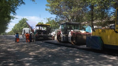 Repavimentan un tramo de la ruta que une Racedo con Crespo