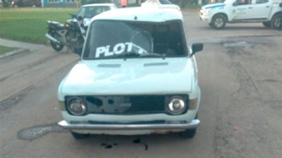 Un auto chocó contra un caballo y su jinete: una joven fue hospitalizada