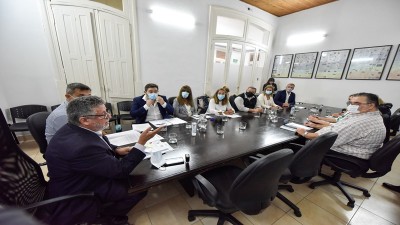 Agmer vacía la paritaria y le quita a docentes y jubilados un aumento por encima de la inflación