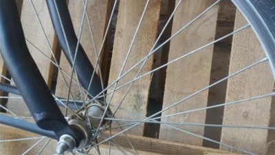 Le dejaron en el patio de su casa una bicicleta robada