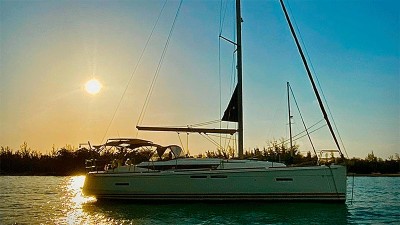 Dos argentinos rescataron a ocho migrantes cubanos que habían naufragado