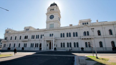 Completan pago de sueldos: cuándo cobran aguinaldo los estatales entrerrianos