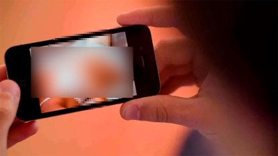 Enfermero intercambió fotos íntimas con una desconocida y ella lo extorsionó