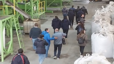 Municipios y comunas visitaron experiencias de gestión especial de residuos en la región