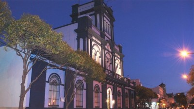 Policía entrerriano habría sido atacado en Jefatura por extraño ente maligno