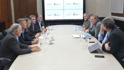 Darán ayuda de hasta $20.000 por hectárea a pequeños productores de maíz y soja