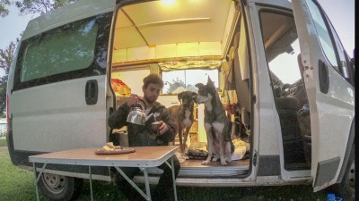 Es fotógrafo y durante el Mundial visitará en motorhome pueblitos de la Argentina para mostrar la pasión local