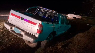 Murió un hombre tras despiste de una camioneta que cayó a una alcantarilla