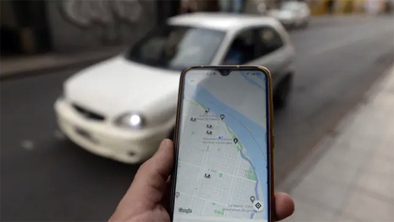 Sin habilitación, Uber crece en Rosario y ya tiene 8.000 choferes
