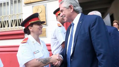 Fernández lanzó el primer Seguro Nacional para Bomberos Voluntarios