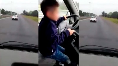 Suspenderán licencias de conducir a quienes dejen que sus hijos menores manejen