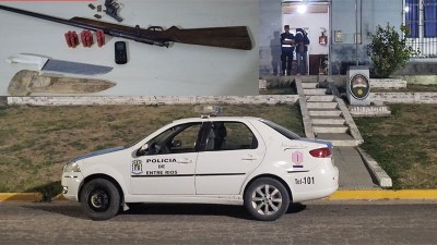 No quiso que su pareja vaya al médico, le puso un arma en la cabeza y la encerró