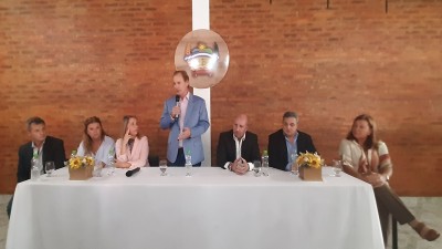 Gustavo Bordet y Laura Stratta visitaron Aldea Spatzenkutter