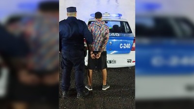 Atrapó a un ladrón que se metió en su garaje para robarle la bicicleta