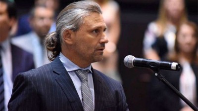 Marcos Di Palma deberá pagar millonaria multa por dejar a un pueblo sin luz