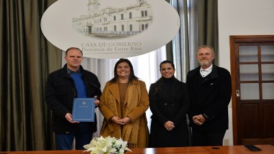 Visita a la Casa de Gobierno recibidos por la Presidenta de la Fundación IAPSER, Silvia Mariel Ávila