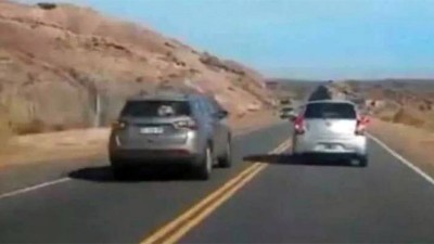 Realizó un sobrepaso con doble línea amarilla y le suspendieron la licencia