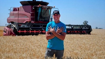 Exarquero mundialista volvió al campo y contó que cosecha mil hectáreas al año