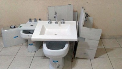 Trabajó en una obra y robó el juego de baño instalado: tiene frondoso prontuario