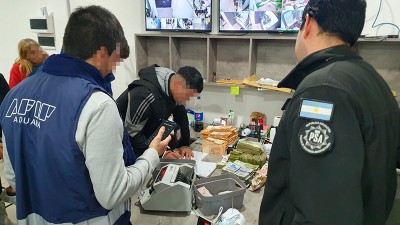 Desbaratan una organización dedicada al contrabando y lavado de divisas